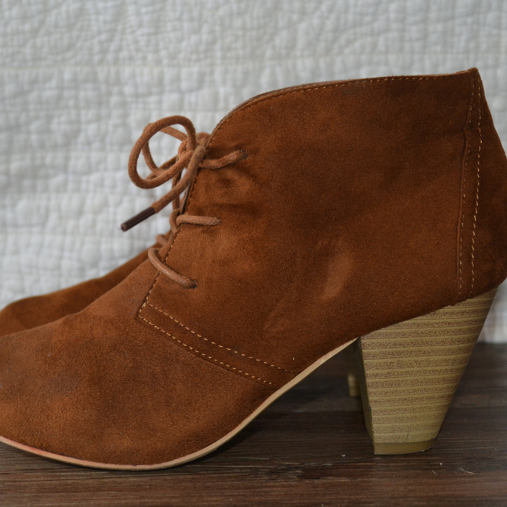 Shoes - Picture 2 of 2